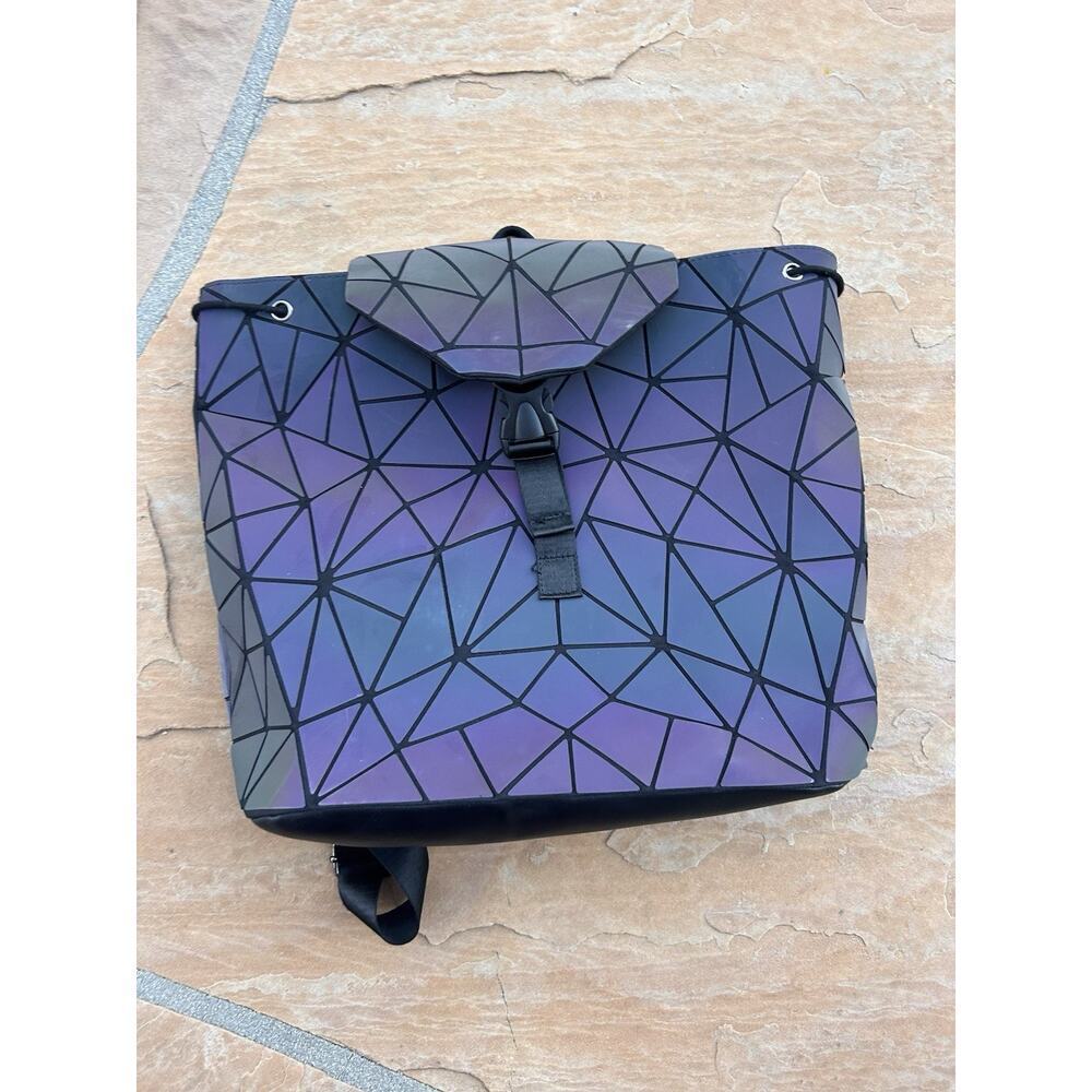 Lumination Geometric Iridescent Backpack Excellent Cond. Multicolor Drawstring - Picture 2 of 5